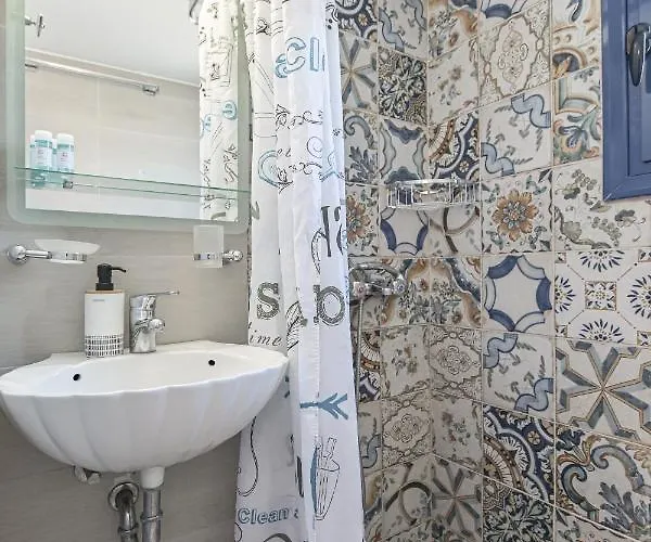 Katy's Guest house 3*